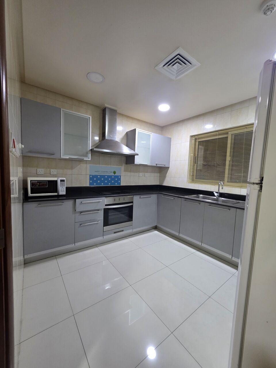 Mahooz, Apartments, Flats, Houses & Villas, BHD 430/month,  Furnished,  2 BR,  Parking - Gym , Pool WiFi - Fully Furnished 2 BHK Flat With Ewa @430/BD In Mahooz