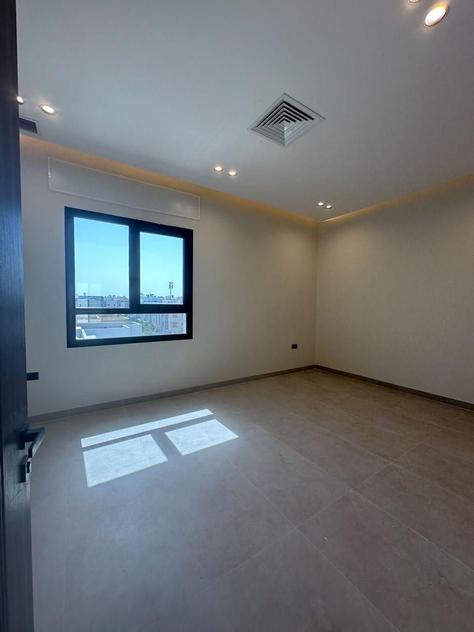 Kuwait City, Apartments, Flats, Houses & Villas, KWD 650/month,  3 BR,  For Rent: Rooftop Apartment In Al Salam, Three Bedrooms.