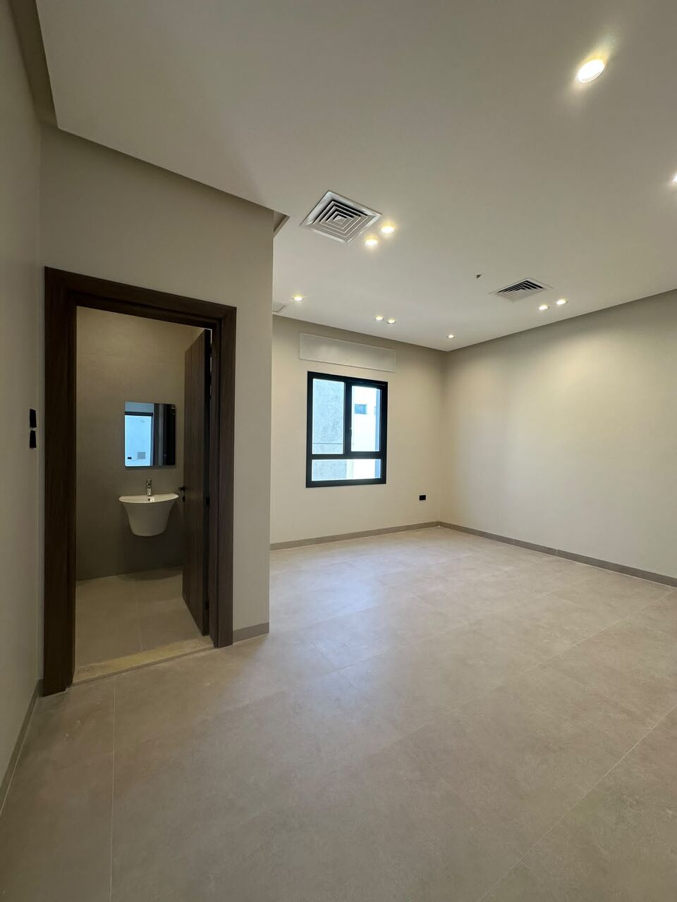 Kuwait City, Apartments, Flats, Houses & Villas, KWD 650/month,  3 BR,  For Rent: Rooftop Apartment In Al Salam, Three Bedrooms.