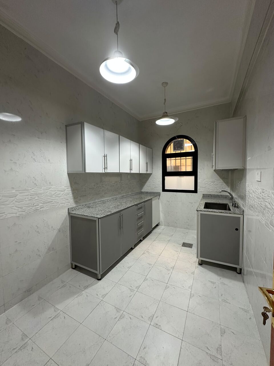 Salwa, Apartments, Flats, Houses & Villas, KWD 500/month,  2 BR,  Apartment For Rent In Salwa, With A Private Yard And Entrance