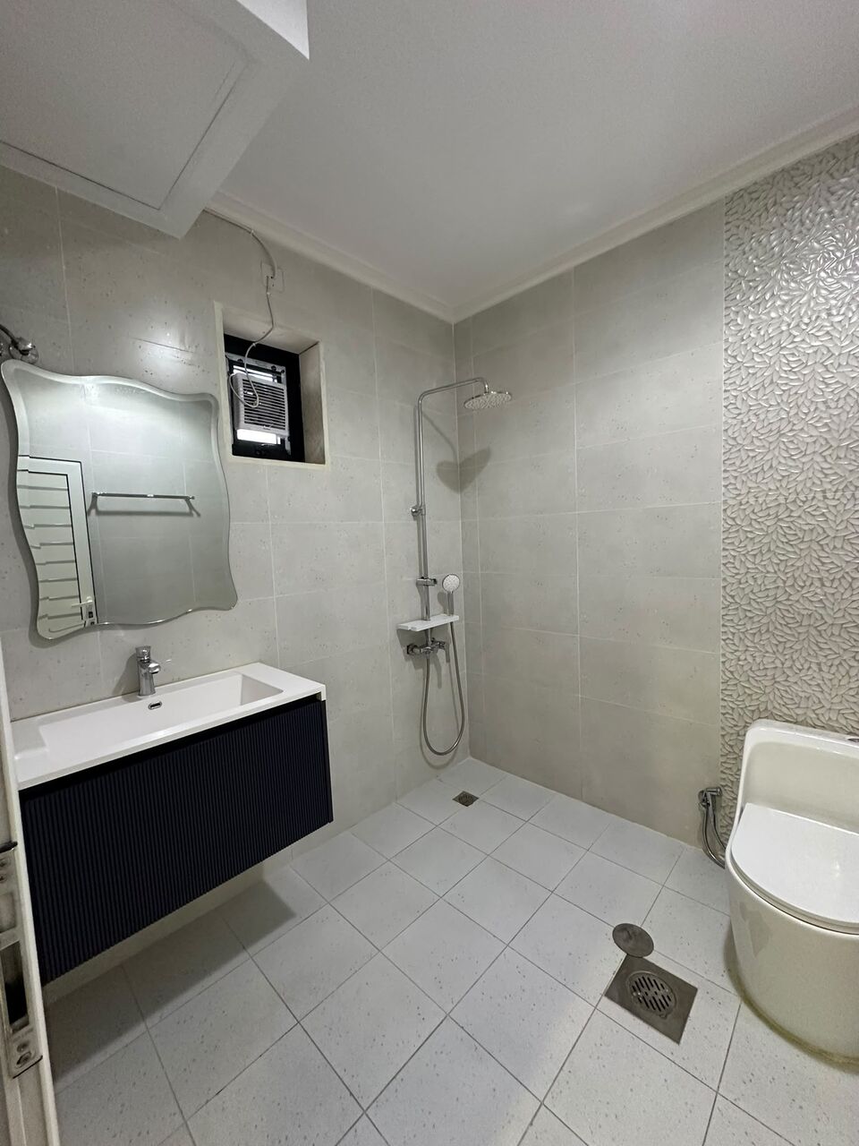 Salwa, Apartments, Flats, Houses & Villas, KWD 500/month,  2 BR,  Apartment For Rent In Salwa, With A Private Yard And Entrance