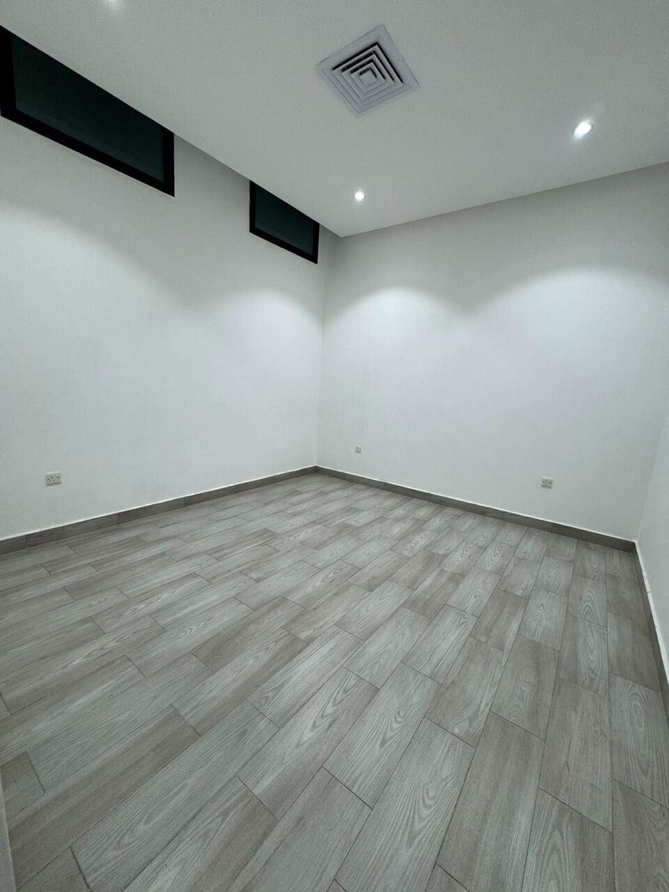 Salwa, Apartments, Flats, Houses & Villas, KWD 900/month,  4 BR,  Duplex For Rent In Salwa, Ground Floor And Basement With A Yard.