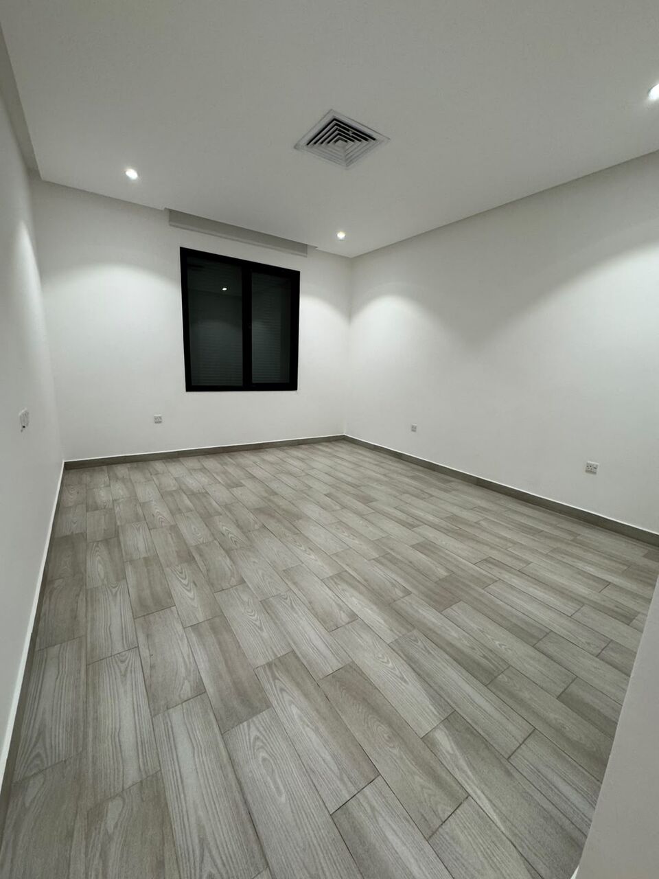 Salwa, Apartments, Flats, Houses & Villas, KWD 900/month,  4 BR,  Duplex For Rent In Salwa, Ground Floor And Basement With A Yard.