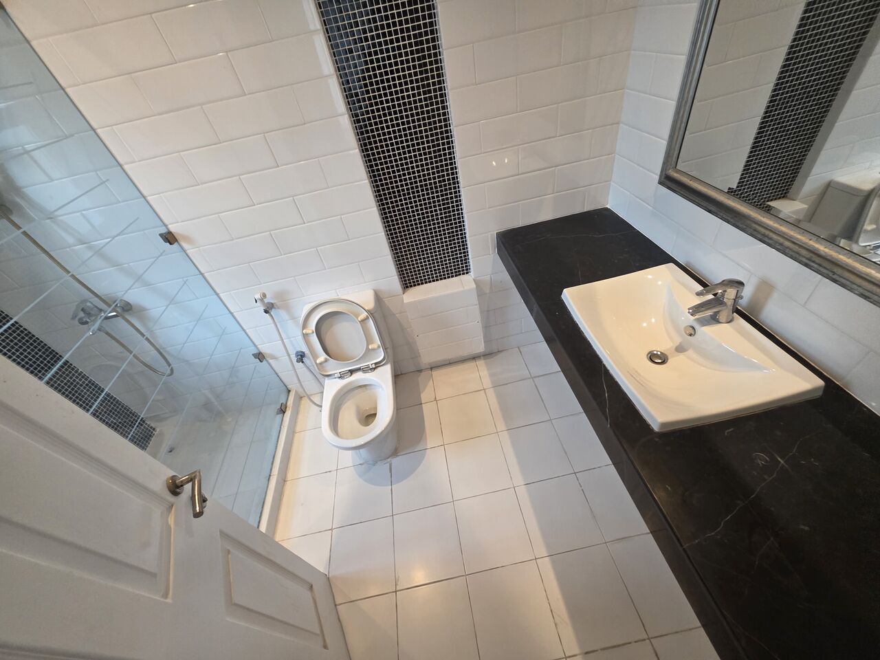 Umm Al Hassam, Apartments, Flats, Houses & Villas, BHD 450/month,  Furnished,  2 BR,  -Parking-Gym Pool & WiFi- Fully Furnished 2 BHK Family Flat With Ewa @450/BD In Umal Assam