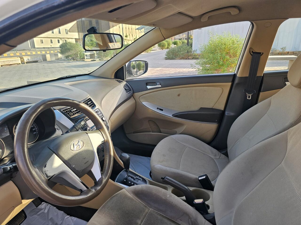 Riyadh, Vehicles, Cars & Trucks , SAR 19500,  Hyundai Accent,  2013,  Automatic,  165000 KM,    |  |  White | 165,000 Km |  SAR 19,500