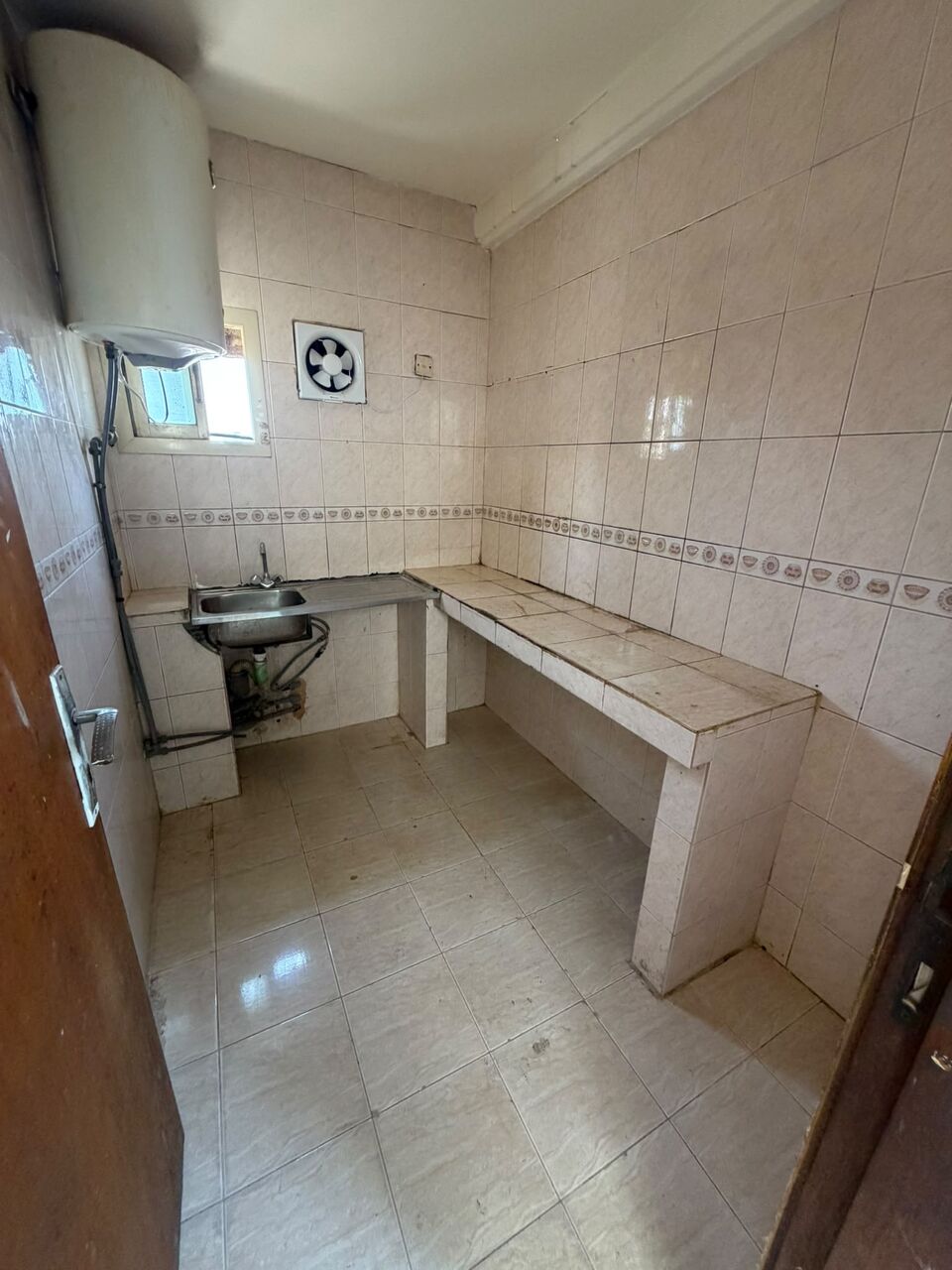 Kabul, Apartments, Flats, Houses & Villas, AFN 180/year,  100 Sq. Meter,  للإيجار شقة في وسط سوق المنامة