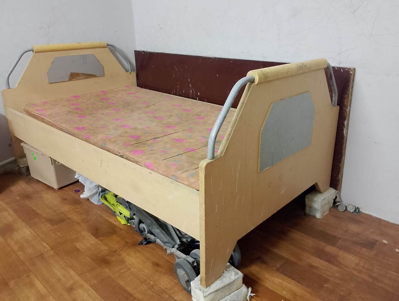Al Shemaysi, Furniture, SAR 80,  STRONG WOODEN SINGLE BED