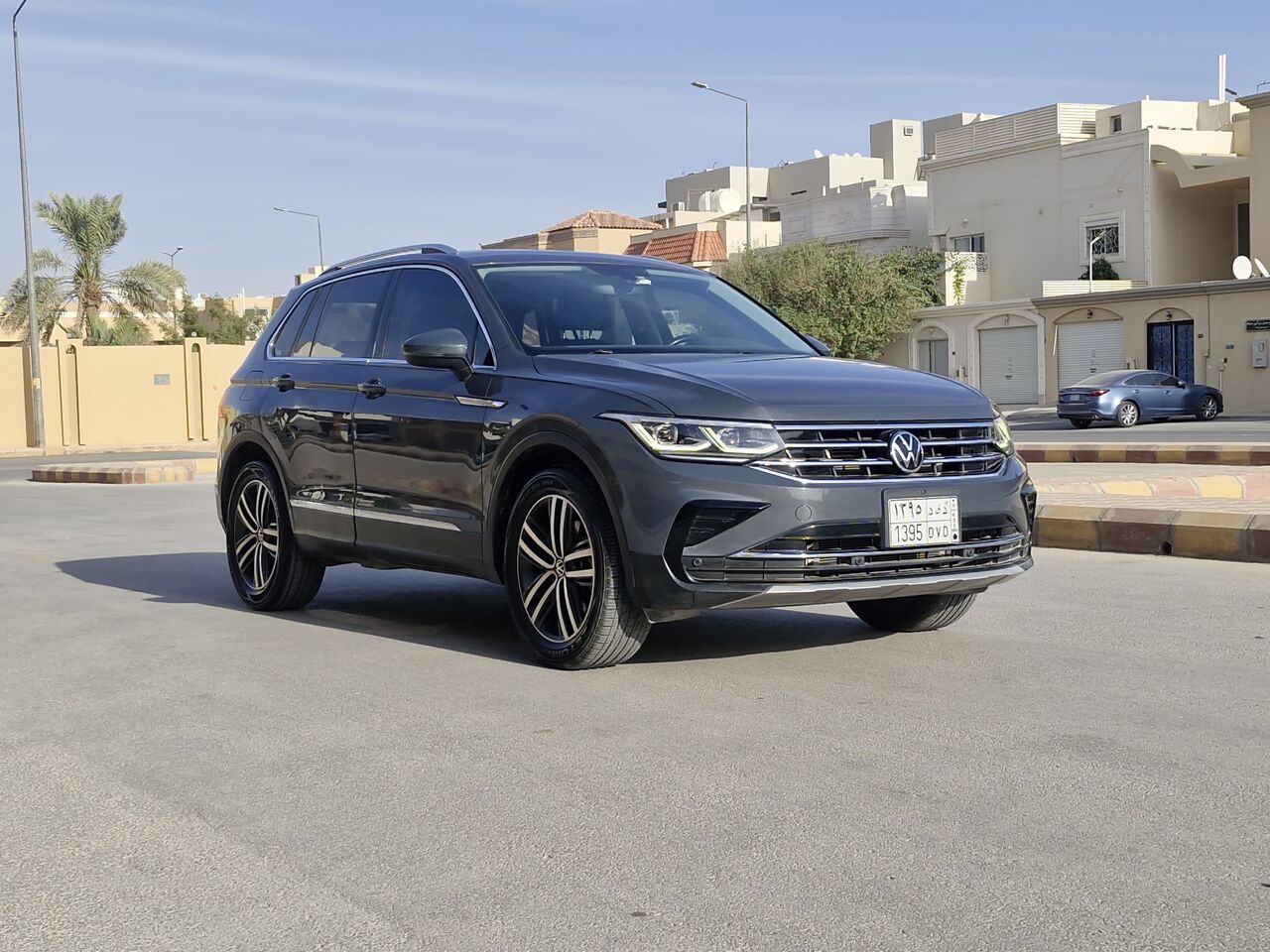 Riyadh, Vehicles, Cars & Trucks , SAR 75000,  Volkswagen Tiguan SE,  2021,  Automatic,  96000 KM,  VW Tiguan  Full Option 2.0T AWD - Agency Maintained