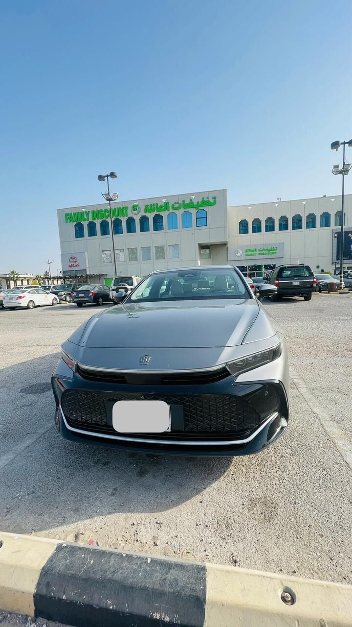 Riyadh, Vehicles, Cars & Trucks , SAR 118000,  Toyota Crown,  2023,  Automatic,  132000 KM,   Platinum Hybrid