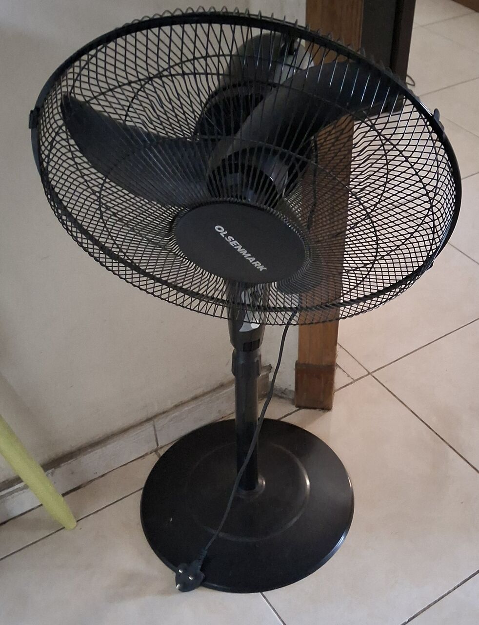 Al Khobar Al Shamalia, Furniture, SAR 200,  Table Fans(2),Celine Fans(1)