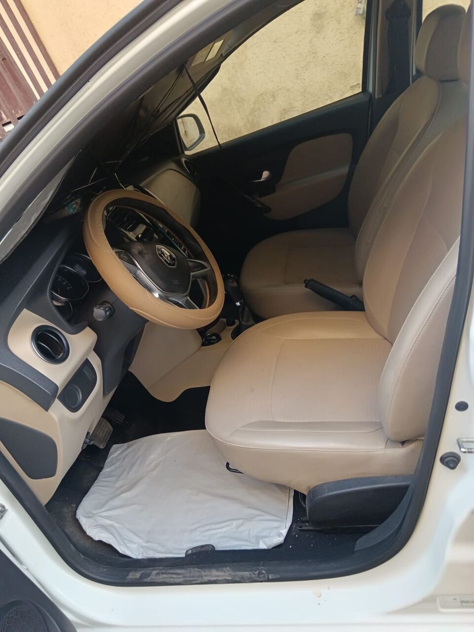 Riyadh, Vehicles, Cars & Trucks , SAR 20000,  RENAULT SYMBOL,  2020,  Automatic,  87000 KM,  URGENT SALE  For Sale Good Condition Single Hand Only Used For Room To Office