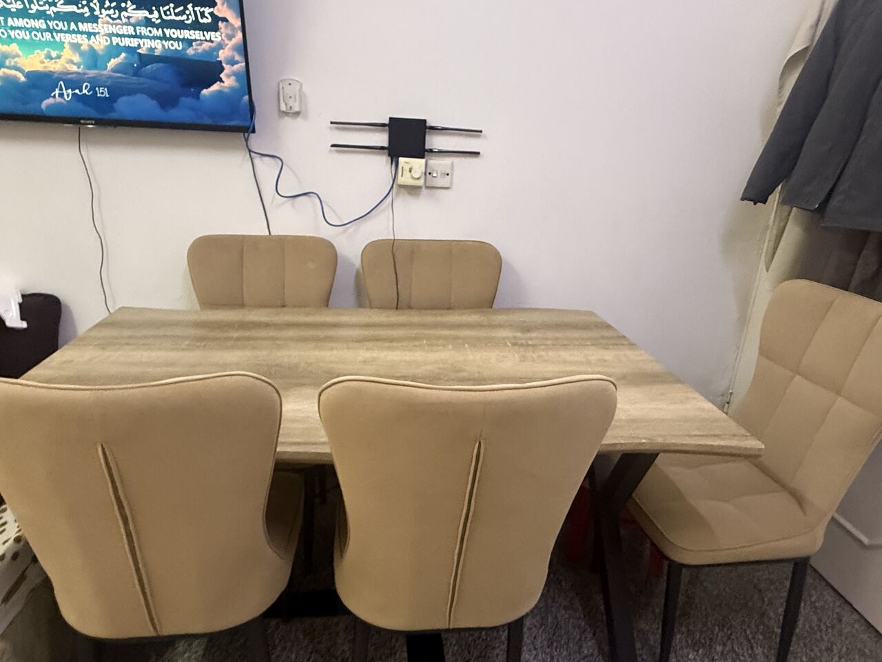 Riyadh, Furniture, SAR 500,  Sturdy Wooden Dining Table With 6 Chairs