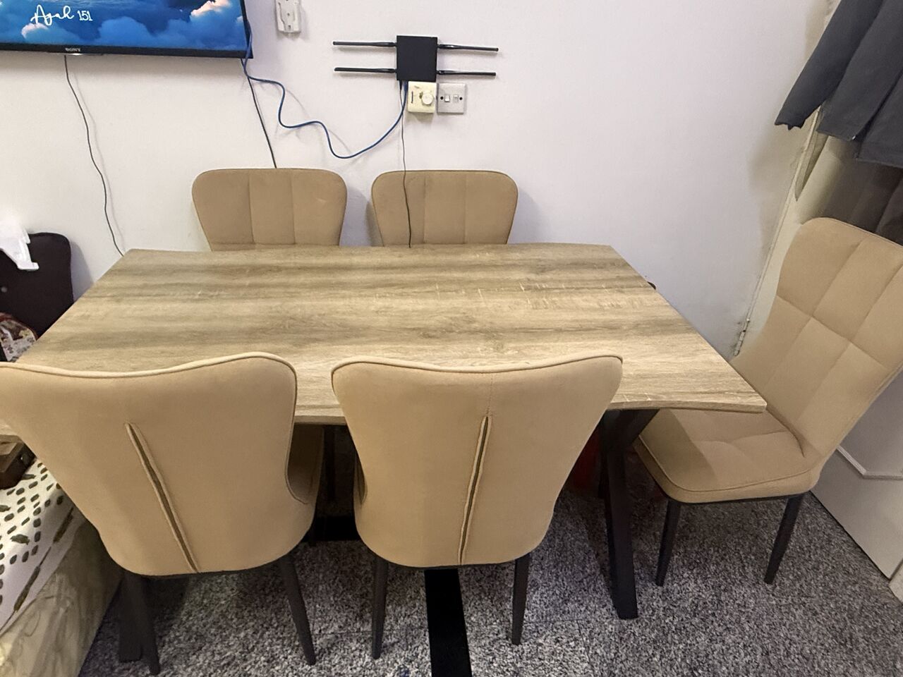 Riyadh, Furniture, SAR 500,  Sturdy Wooden Dining Table With 6 Chairs
