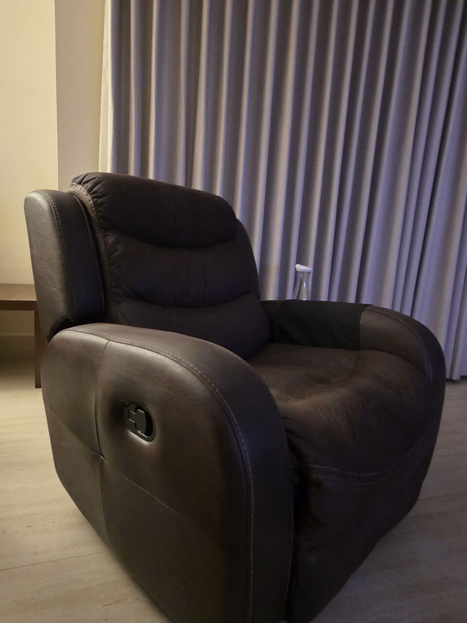 Al Malaz, Furniture, SAR 349,  Home Center Leather Recliner+Rocker At Throwaway Prices!!