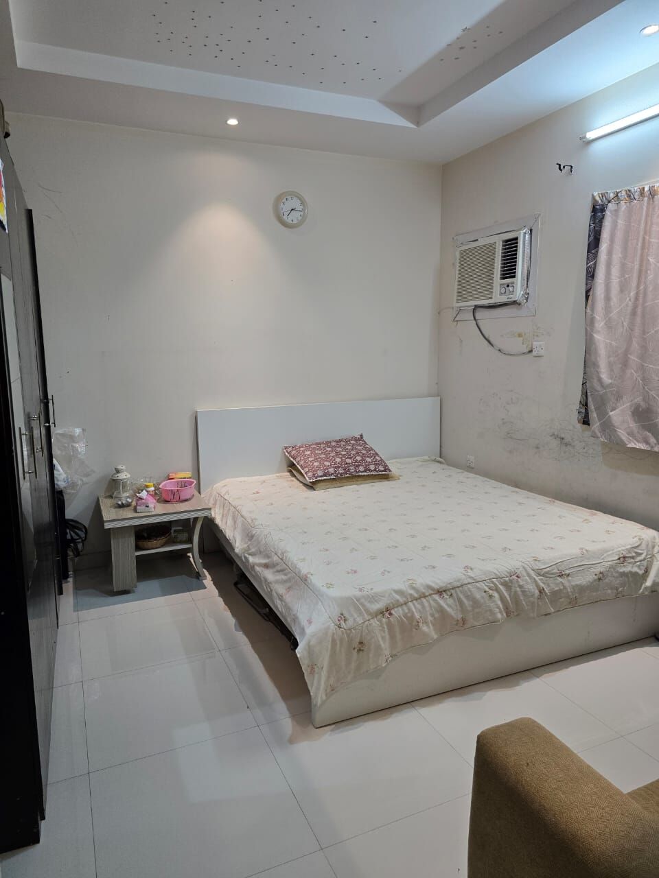 Al Malaz, Residential Plots, SAR 1500,  Executive Bachelor Separate Room Available & Preferred : Indian - Tamil