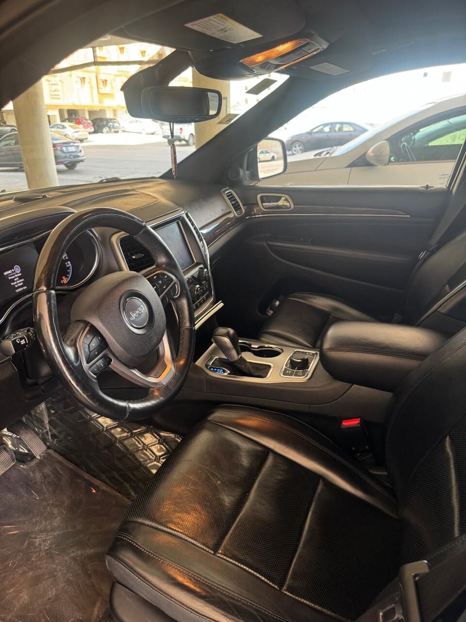 Riyadh, Vehicles, Cars & Trucks , SAR 72000,  Jeep Grand Cherokee Overland,  2018,  134000 KM,  Mint Condition, Clean Title