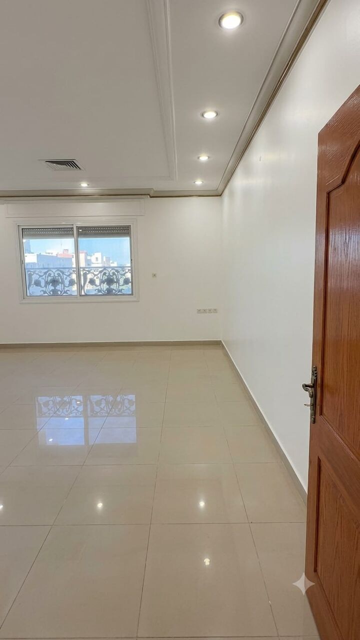 Kuwait City, Apartments, Flats, Houses & Villas, KWD 600/month,  3 BR,  For Rent: Super Deluxe Floor In Fahad Al-Ahmad Area