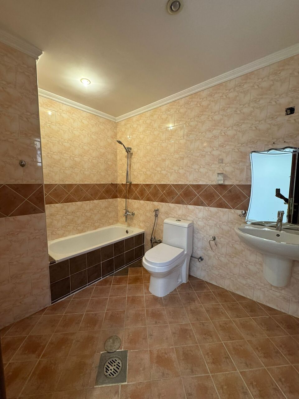 Kuwait City, Apartments, Flats, Houses & Villas, KWD 570/month,  3 BR,  Apartment For Rent In Hittin, 3 Bedrooms (2 Master Bedrooms),