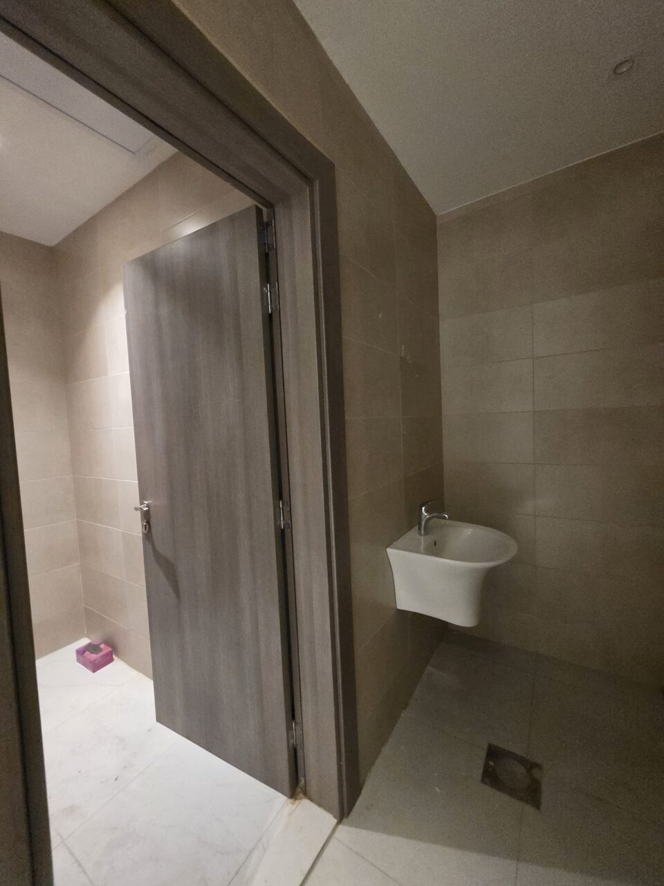 Kuwait City, Apartments, Flats, Houses & Villas, KWD 350/month,  2 BR,  For Rent In Al-Siddiq: Basement Apartment.