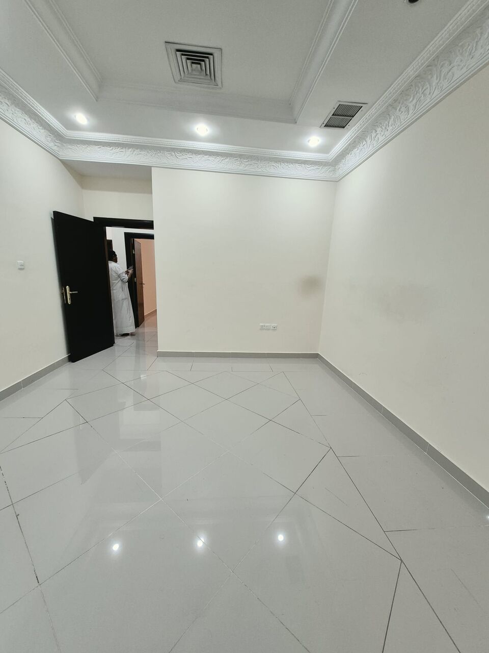 Kuwait City, Apartments, Flats, Houses & Villas, KWD 500/month,  3 BR,  Apartment For Rent In Al-Siddiq Consisting Of 3 Rooms: