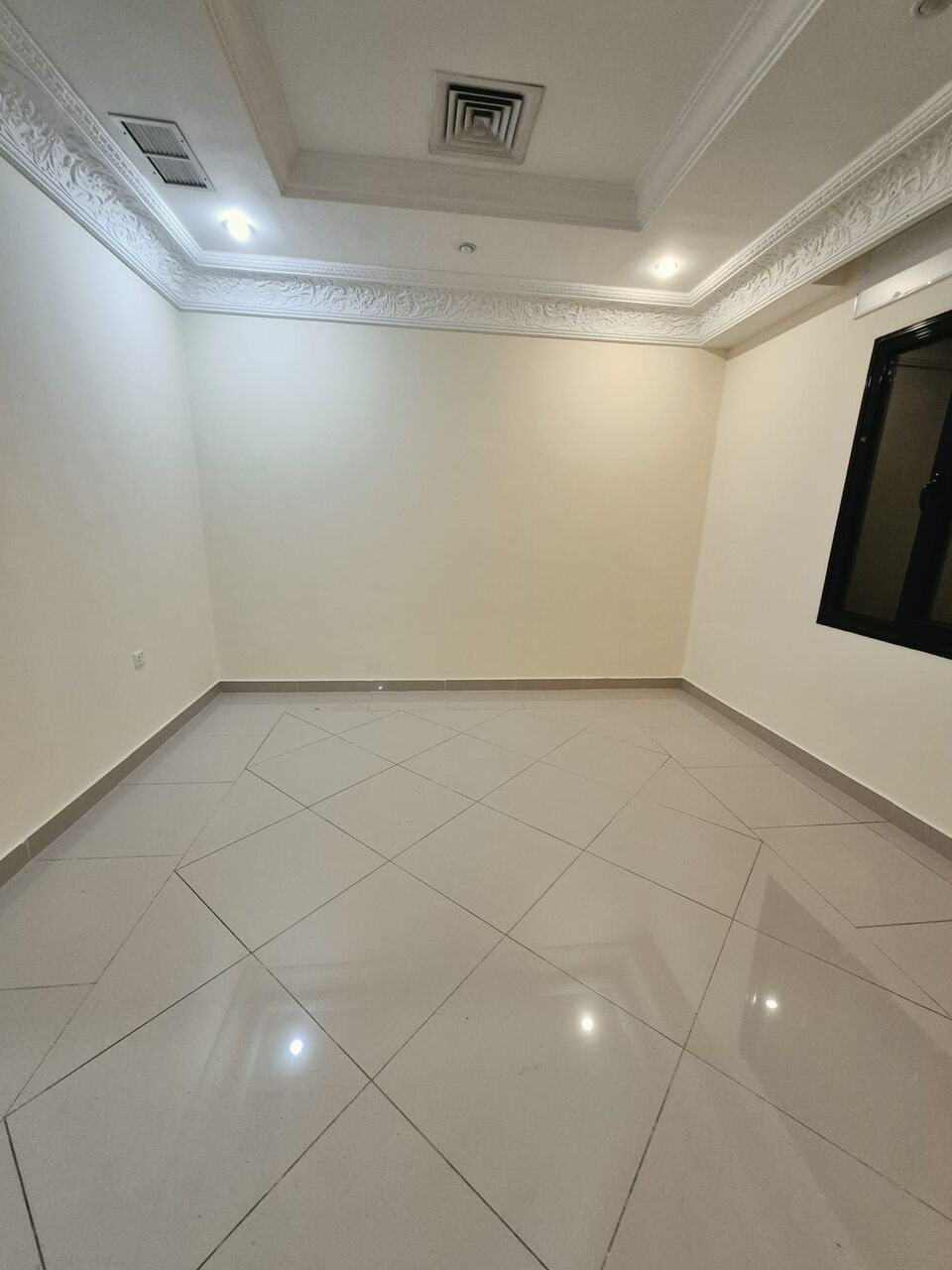 Kuwait City, Apartments, Flats, Houses & Villas, KWD 500/month,  3 BR,  Apartment For Rent In Al-Siddiq Consisting Of 3 Rooms:
