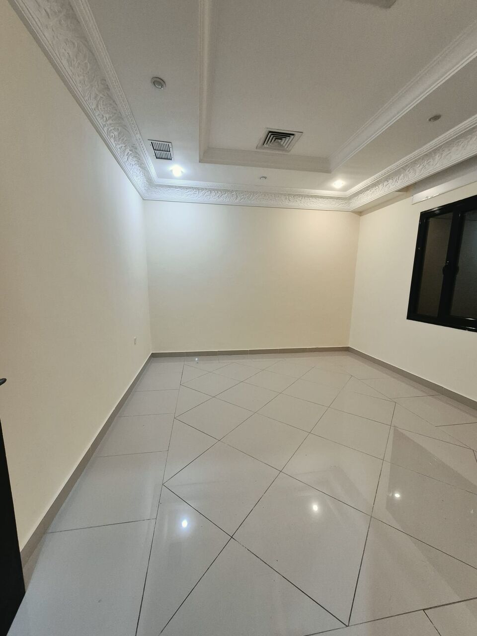 Kuwait City, Apartments, Flats, Houses & Villas, KWD 500/month,  3 BR,  Apartment For Rent In Al-Siddiq Consisting Of 3 Rooms: