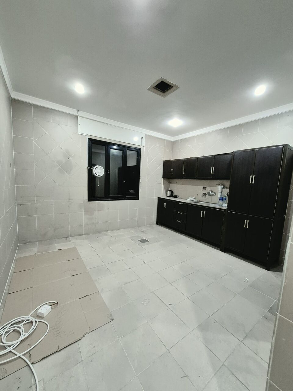 Kuwait City, Apartments, Flats, Houses & Villas, KWD 500/month,  3 BR,  Apartment For Rent In Al-Siddiq Consisting Of 3 Rooms: