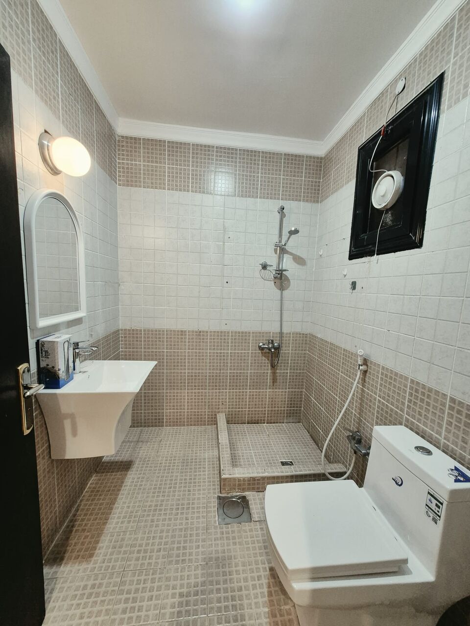 Kuwait City, Apartments, Flats, Houses & Villas, KWD 500/month,  3 BR,  Apartment For Rent In Al-Siddiq Consisting Of 3 Rooms: