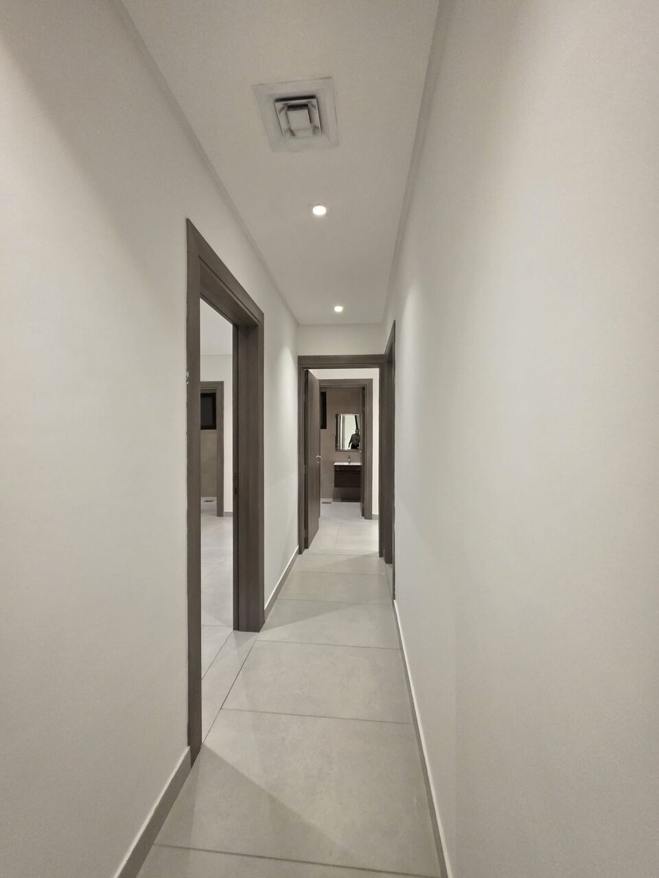 Kuwait City, Apartments, Flats, Houses & Villas, KWD 650/month,  3 BR,  For Rent In Al-Siddiq: 3-bedroom Master Apartment