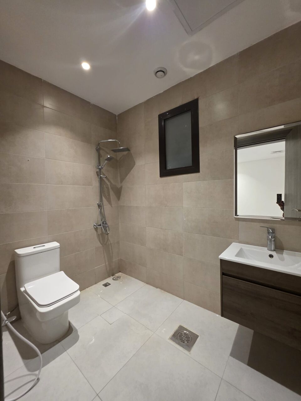Kuwait City, Apartments, Flats, Houses & Villas, KWD 650/month,  3 BR,  For Rent In Al-Siddiq: 3-bedroom Master Apartment