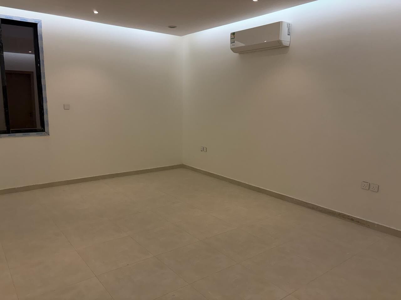 Al Rawdah, Apartments, Flats, Houses & Villas, SAR 95000/year,  5 BR,  Family Apartment Located Inside Villa With Lift Open Galary Speciouse New