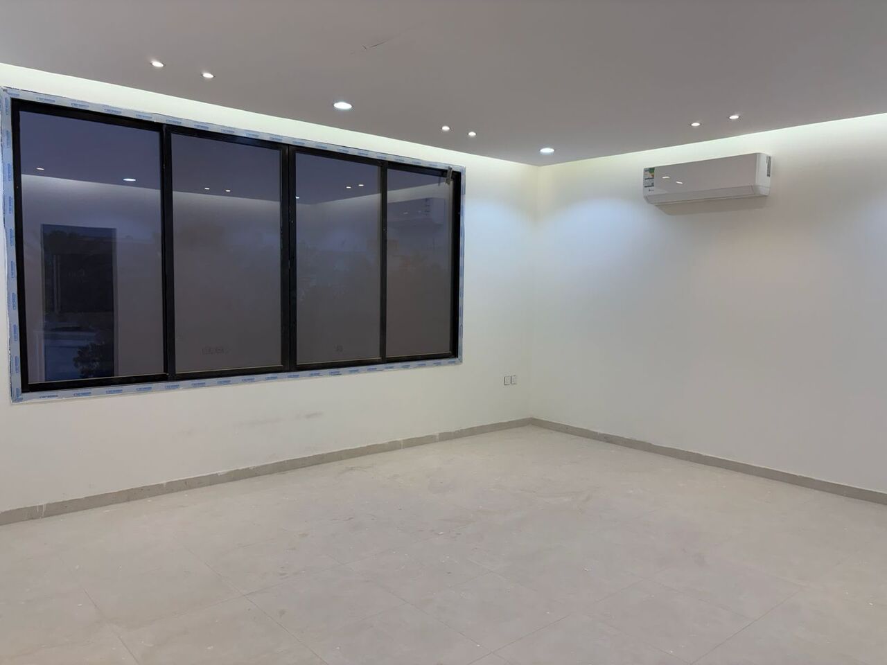 Al Rawdah, Apartments, Flats, Houses & Villas, SAR 95000/year,  5 BR,  Family Apartment Located Inside Villa With Lift Open Galary Speciouse New
