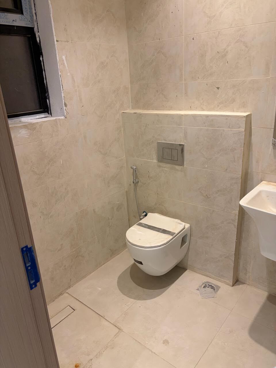 Al Rawdah, Apartments, Flats, Houses & Villas, SAR 95000/year,  5 BR,  Family Apartment Located Inside Villa With Lift Open Galary Speciouse New