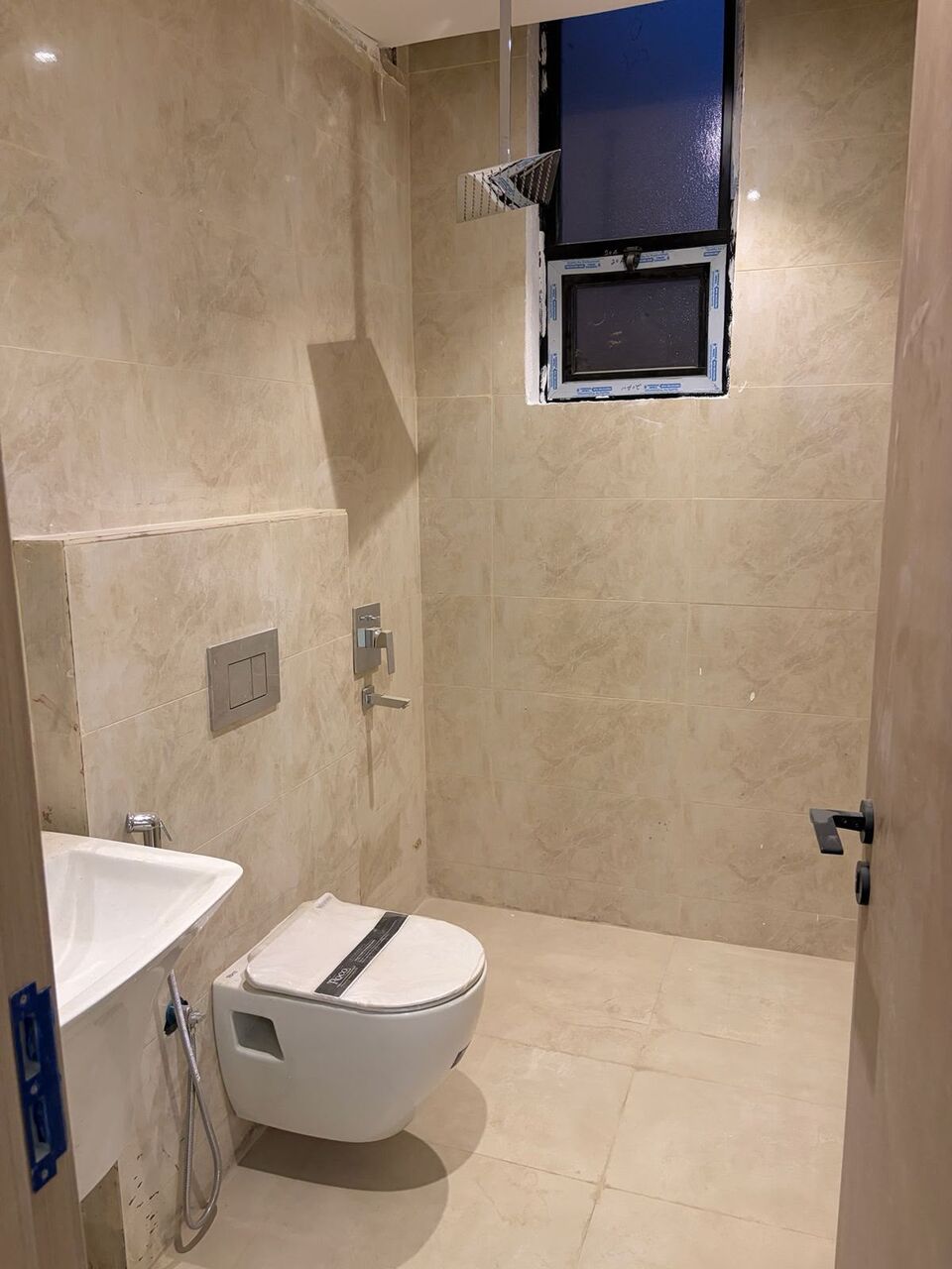 Al Rawdah, Apartments, Flats, Houses & Villas, SAR 95000/year,  5 BR,  Family Apartment Located Inside Villa With Lift Open Galary Speciouse New