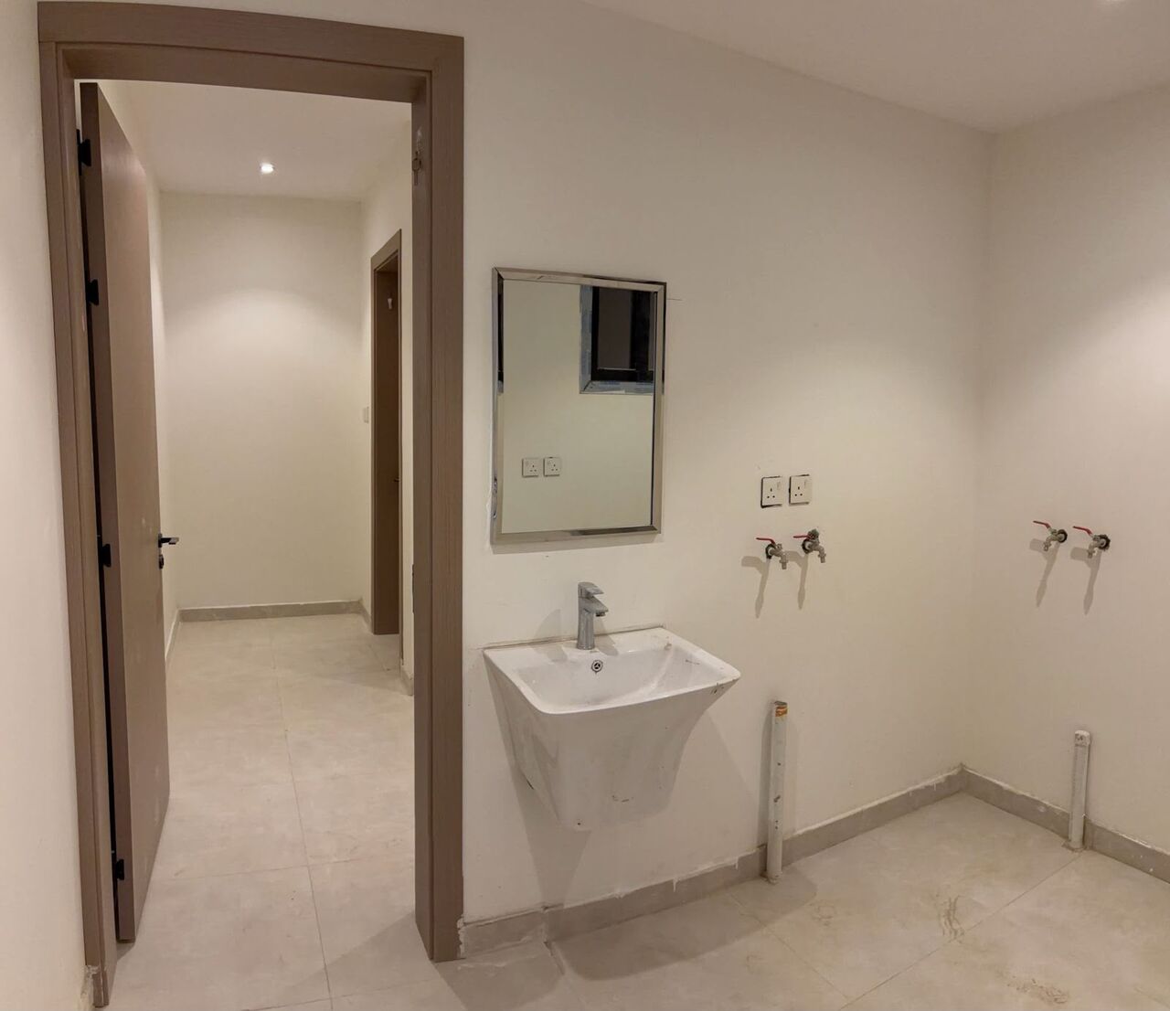 Al Rawdah, Apartments, Flats, Houses & Villas, SAR 95000/year,  5 BR,  Family Apartment Located Inside Villa With Lift Open Galary Speciouse New