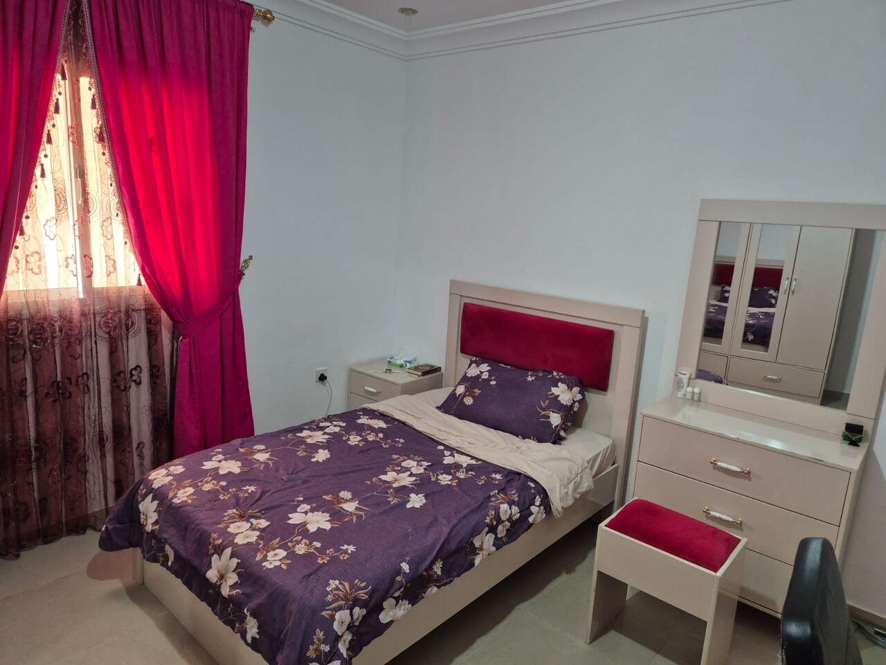 Jeddah, Furniture, SAR 1300,  Urgent Sale - Clean, Well-Maintained Girl