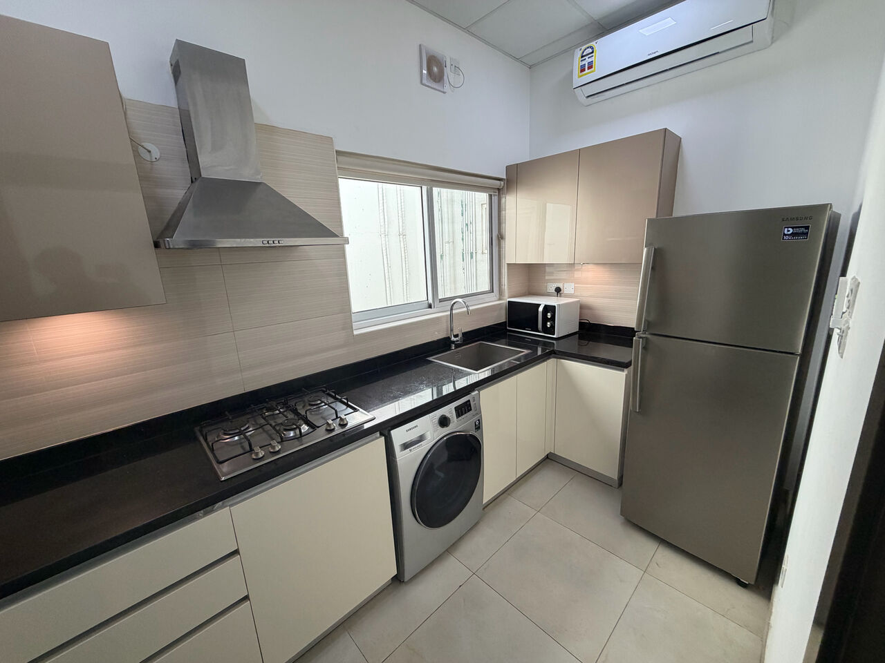 Mahooz, Apartments, Flats, Houses & Villas, BHD 400/year,  2 BR,  Amazing Fully Furnished 2 Bedroom Flat In Mahooz