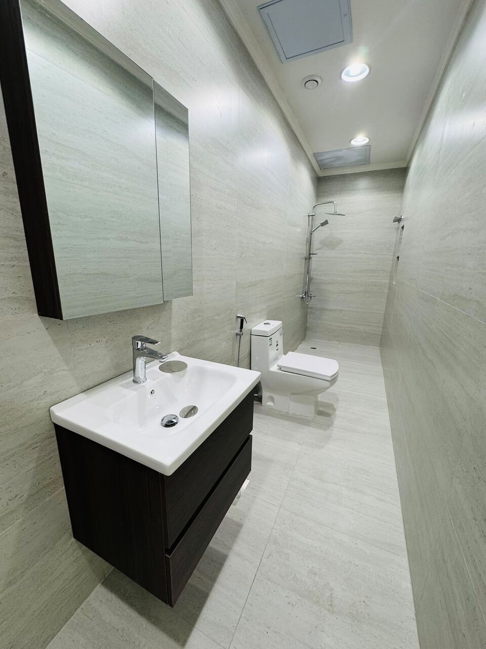 Salmiya, Apartments, Flats, Houses & Villas, KWD 700/month,  4 BR,  Basement Apartment For Rent In Salmiya, First Occupancy.