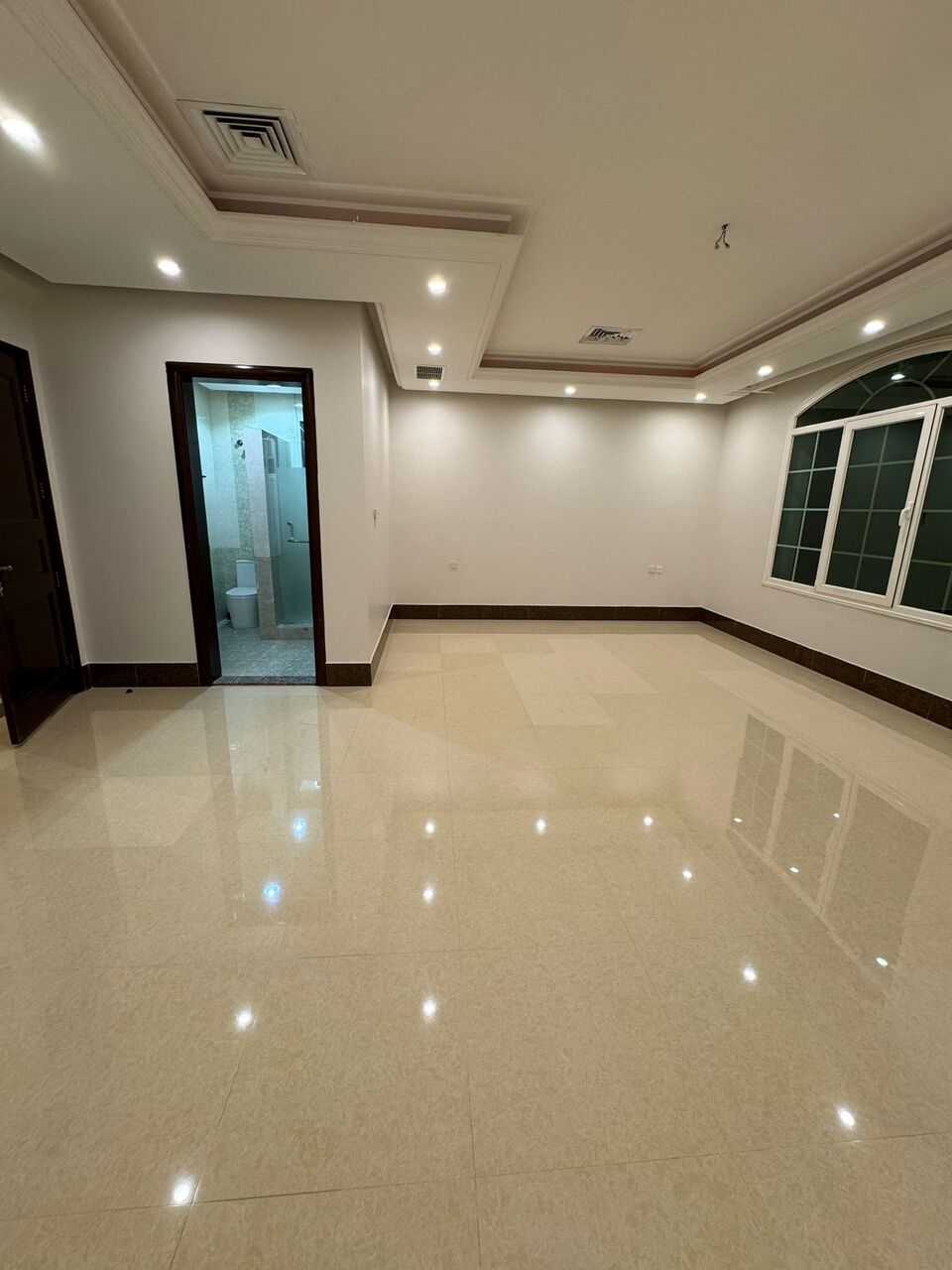 Rumaithiya, Apartments, Flats, Houses & Villas, KWD 800/month,  4 BR,  For Rent In Rumaithiya, Second Floor, 4 Rooms Including 2 Master Bedrooms.