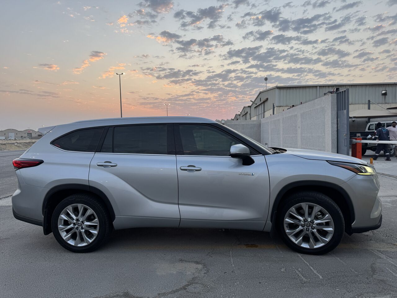 Dammam, Vehicles, Cars & Trucks , SAR 135000,  2022 Toyota Highlander Limited Hybrid AWD (Top Of The Line),  2022,  Automatic,  103000 KM,  🚗 FOR SALE –  Toyota Highlander Limited Hybrid AWD (Top Of The Line)