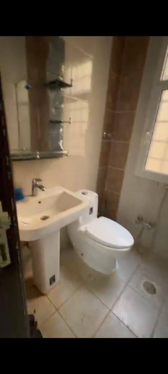 Riyadh, Household Items, SAR 250,  Commode & Sink