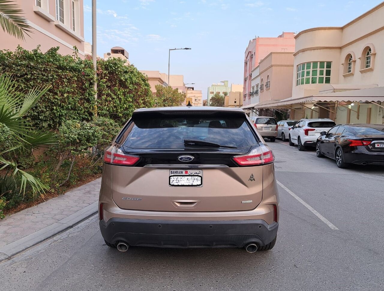 Riffa, Vehicles, Cars & Trucks , BHD 4950,  Ford Edge,  2020,  Automatic,  98000 KM,  Excellent Condition