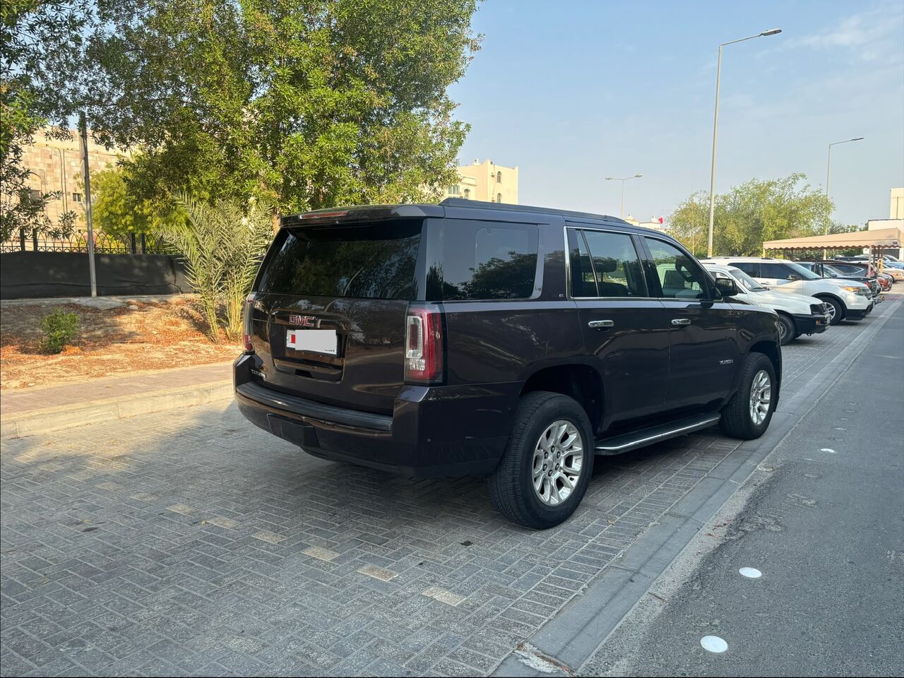 Riffa, Vehicles, Cars & Trucks , BHD 6700,  GMC Yukon SLE,  2016,  Automatic,  218000 KM,
