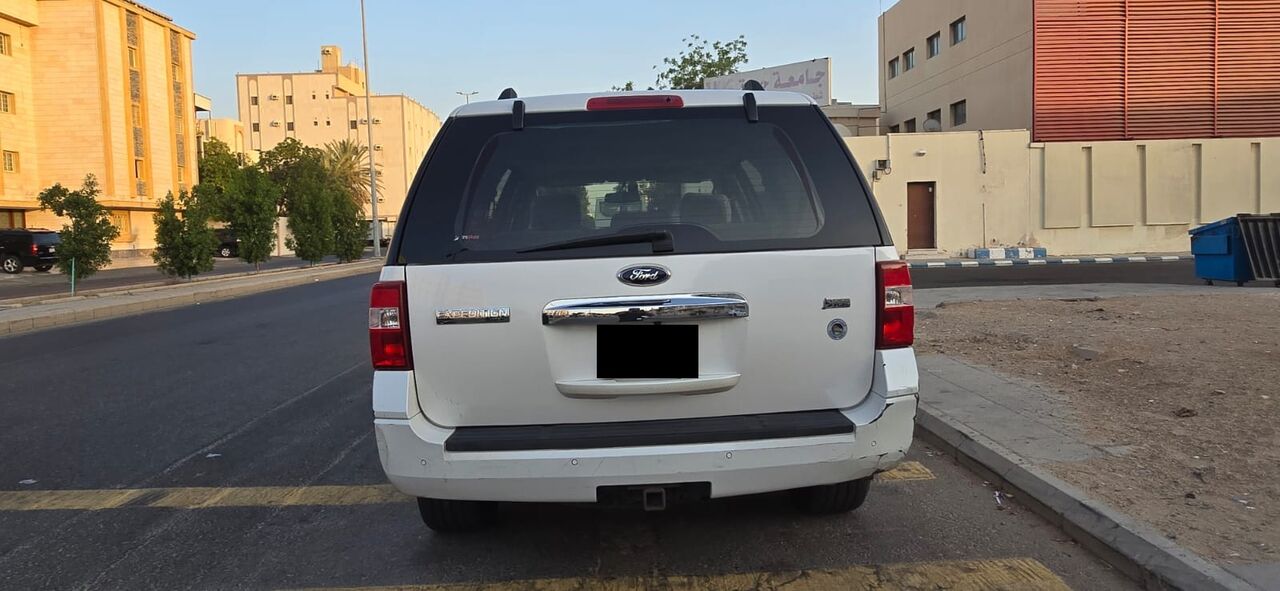 Jeddah, Vehicles, Cars & Trucks , SAR 32000,  Ford Expedition XLT,  2012,  Automatic,  333000 KM,  For Sale:  Model &ndash; Full Option Family Car