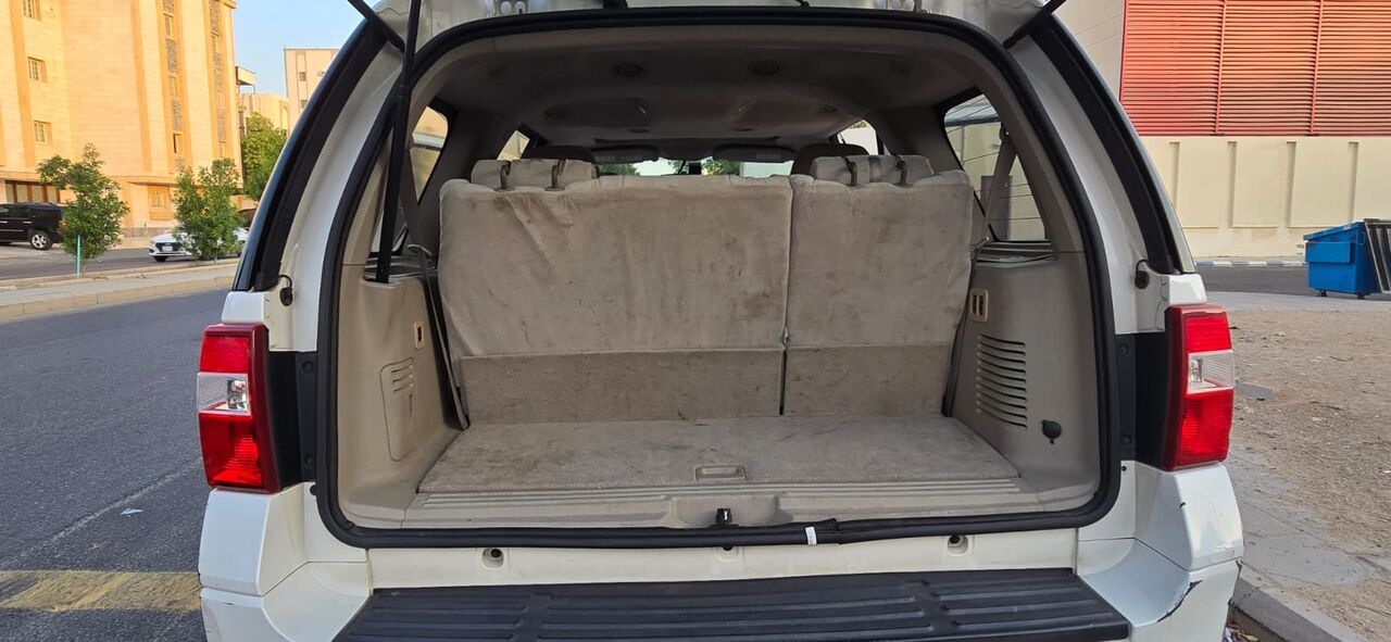 Jeddah, Vehicles, Cars & Trucks , SAR 32000,  Ford Expedition XLT,  2012,  Automatic,  333000 KM,  For Sale:  Model &ndash; Full Option Family Car