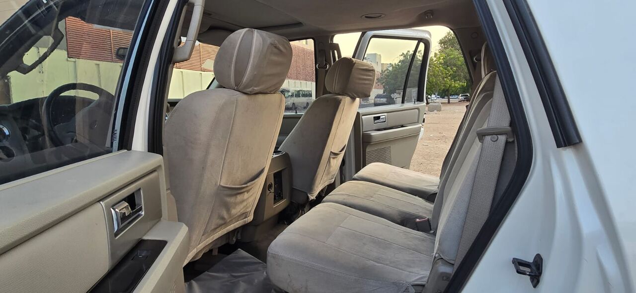 Jeddah, Vehicles, Cars & Trucks , SAR 32000,  Ford Expedition XLT,  2012,  Automatic,  333000 KM,  For Sale:  Model &ndash; Full Option Family Car