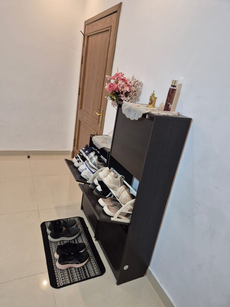 Jeddah, Furniture, SAR 150,  Urgent Sale- Modern Shoes Cabinet &ndash; Excellent Condition, Priced To Sell!