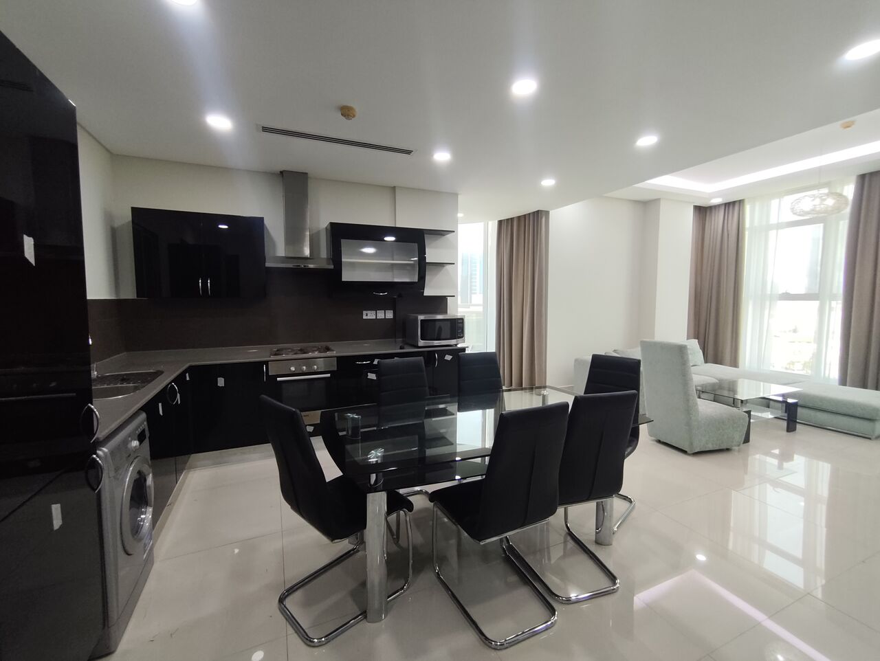 Manama, Apartments, Flats, Houses & Villas, BHD 650/year,  3 BR,  Amazing Offer 3 Bhk At Seef Just For 650 Bhd