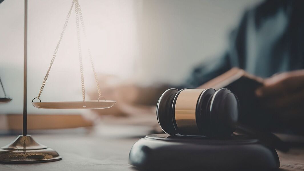 New York, Legal, Commercial Litigation Attorney Livingston