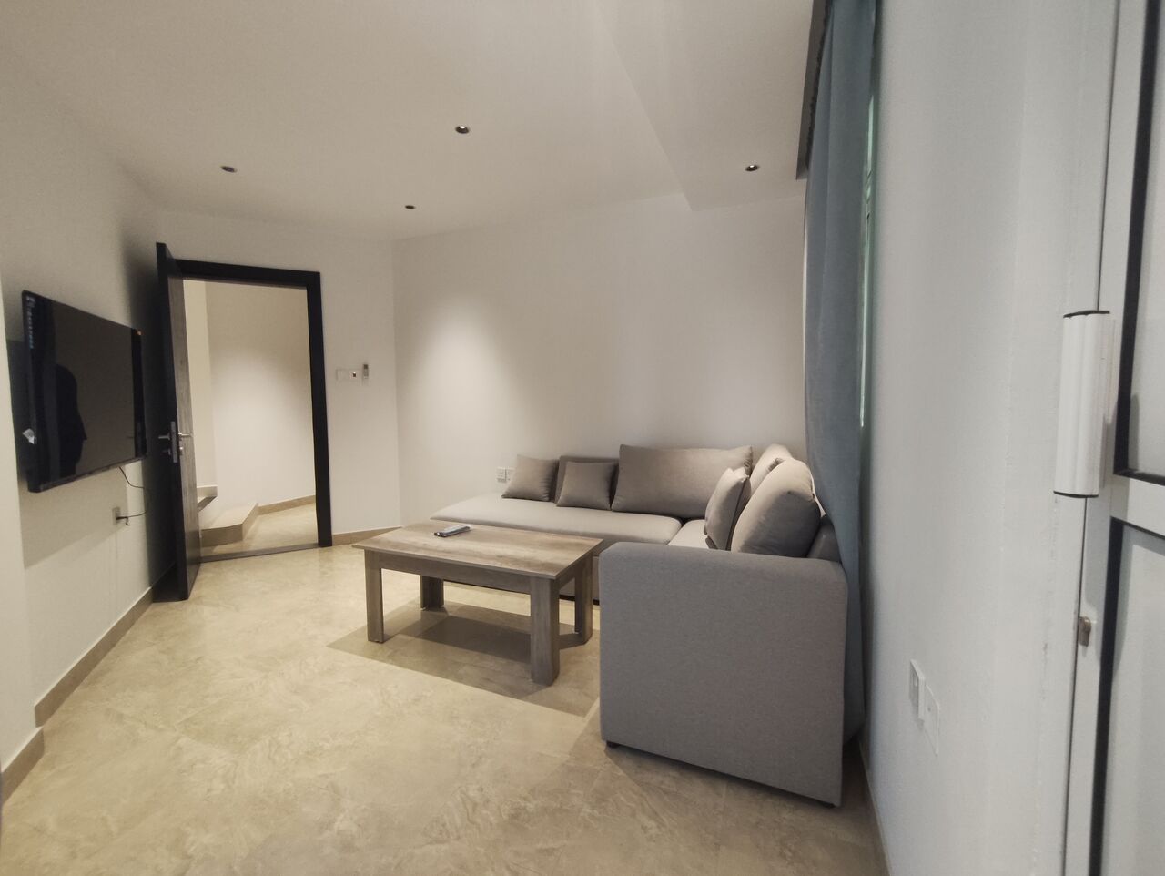 Manama, Apartments, Flats, Houses & Villas, BHD 280/year,  1 BR,  Amazing Offer Studio Flat At Seef Just For 250 Bhd